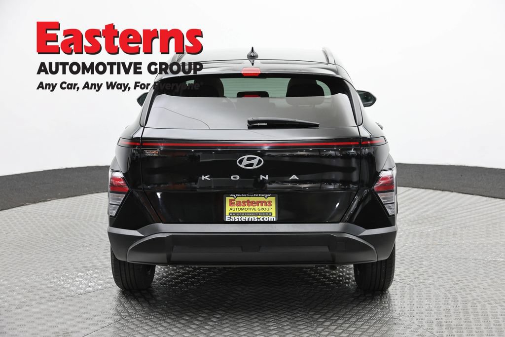 Used 2024 Hyundai Kona SEL FWD image 5
