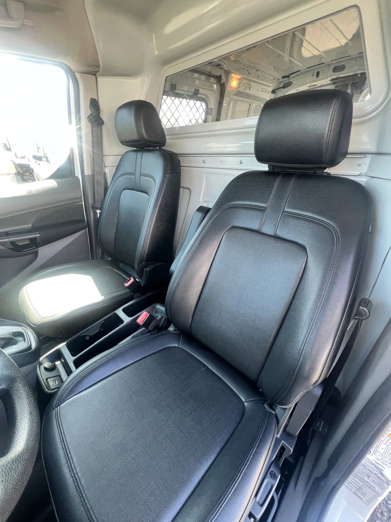 Used 2020 Ford Transit Connect XL image 11