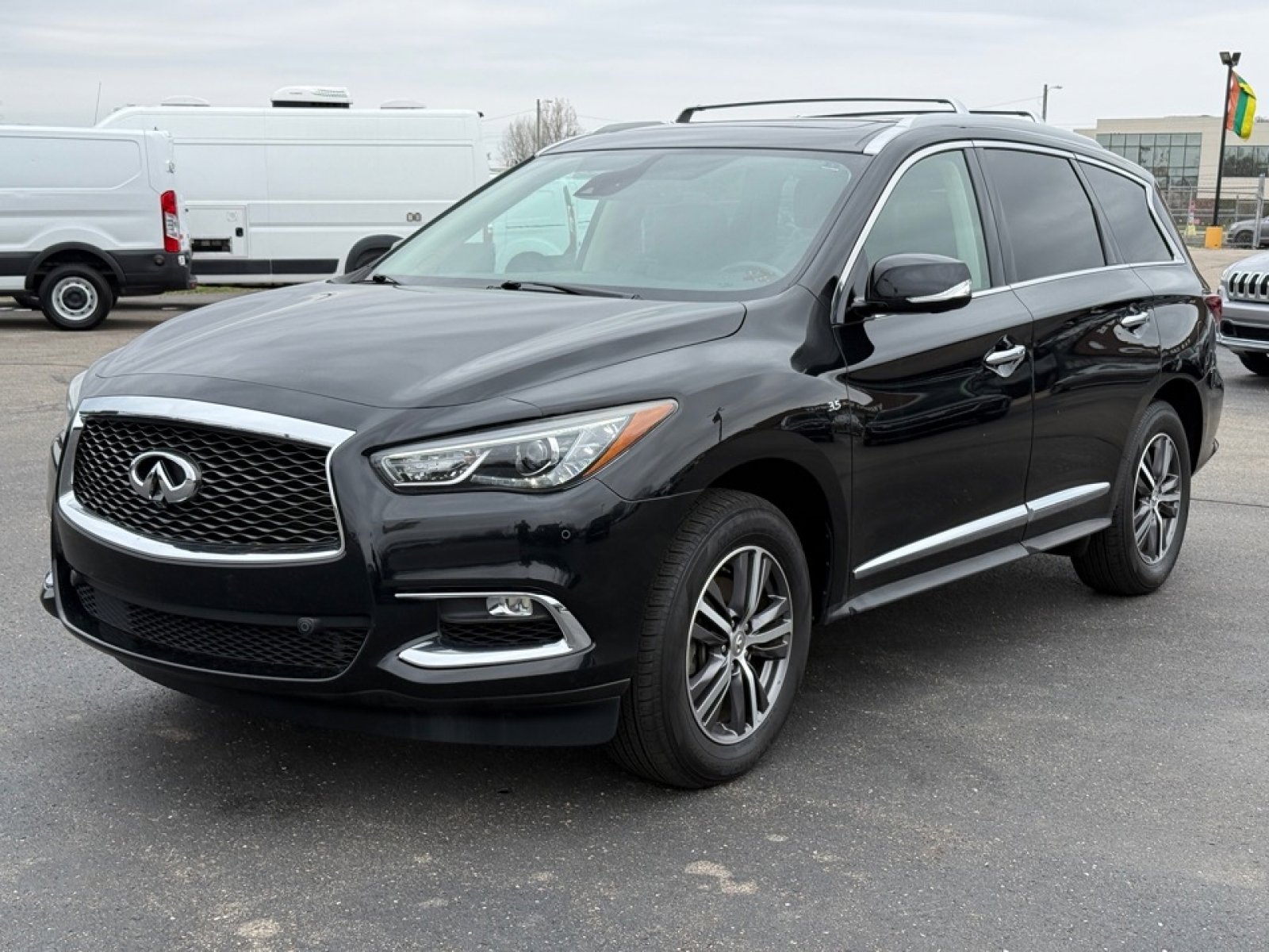 Used 2019 INFINITI QX60 Luxe w/ Essential Package AWD/4WD image 4