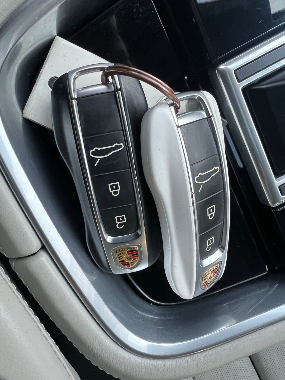 Used 2019 Porsche Panamera 4S image 46