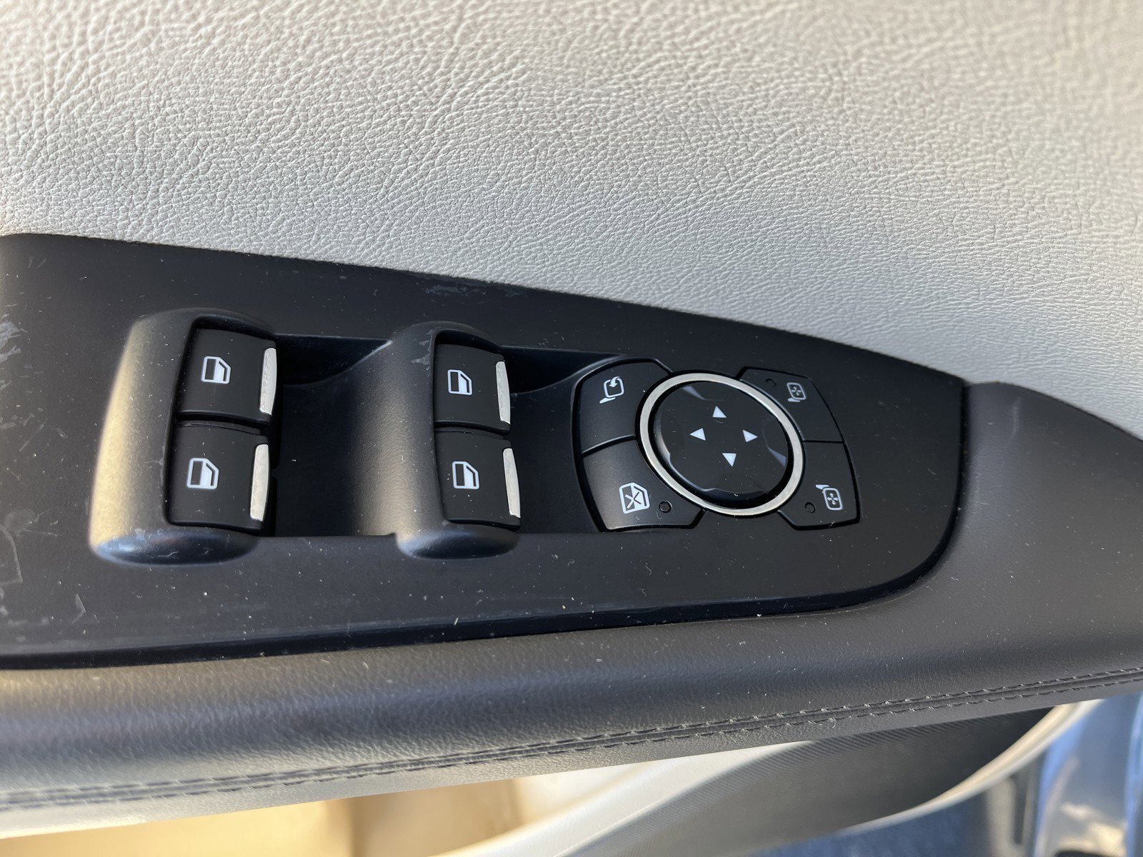 Used 2019 Lincoln Nautilus Reserve image 13