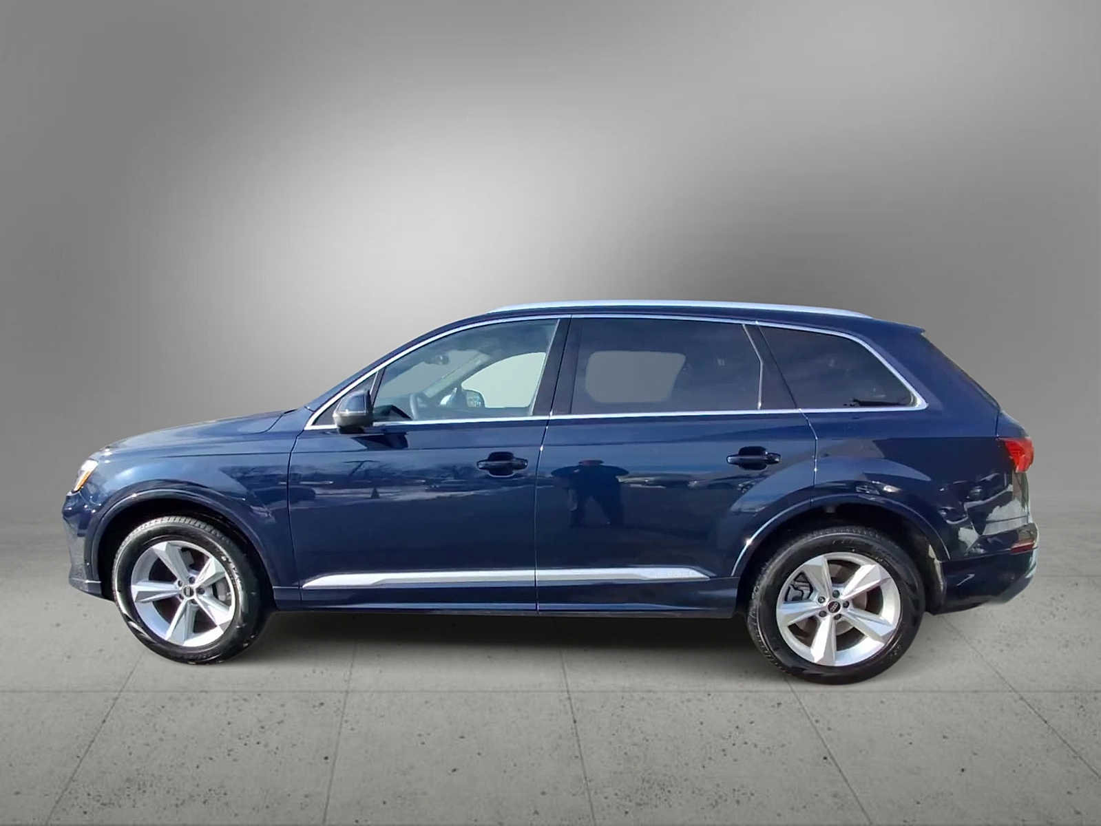Certified 2025 Audi Q7 3.0T Premium w/ Convenience Package image 5