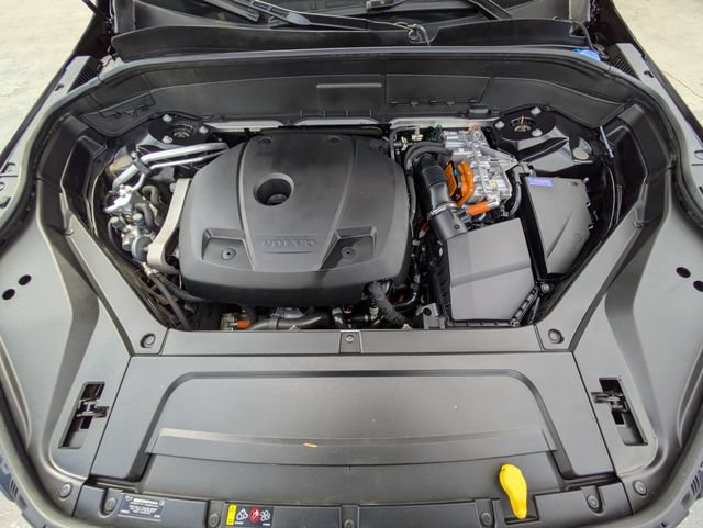 Certified 2023 Volvo XC90 T8 Plus AWD/4WD image 11