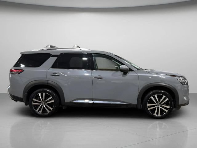 Used 2023 Nissan Pathfinder Platinum AWD/4WD image 2