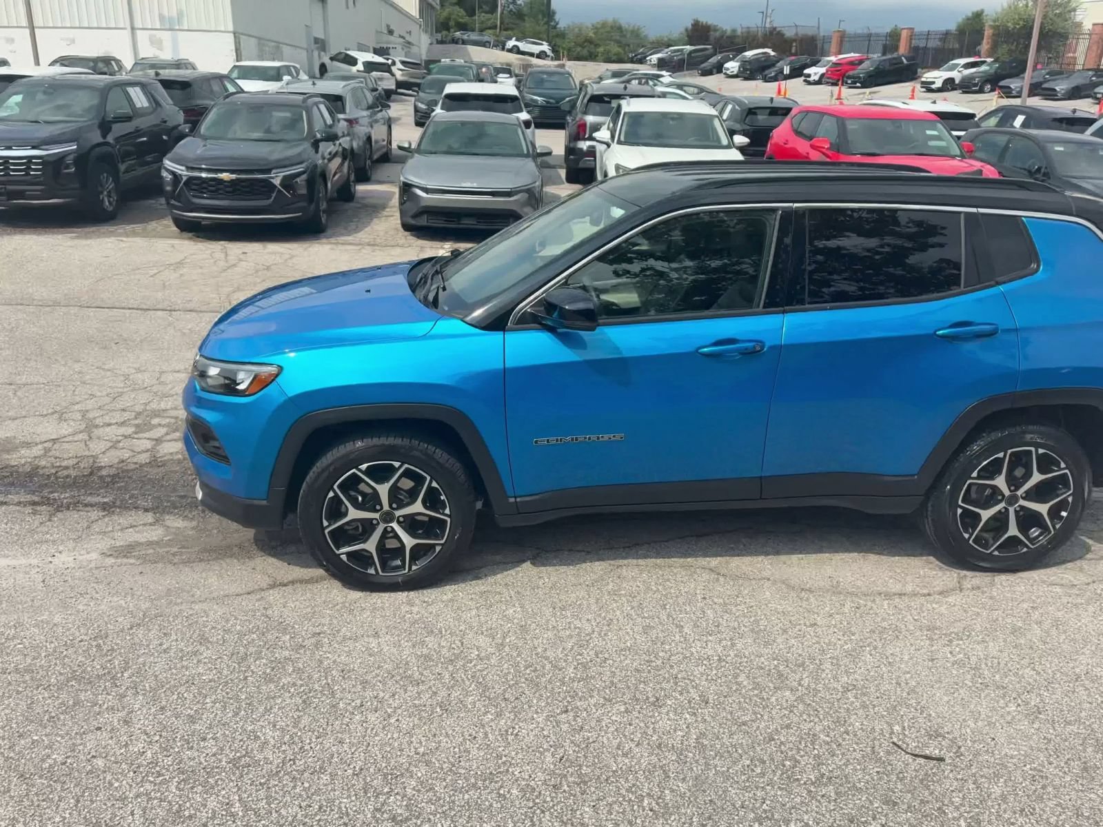 Used 2025 Jeep Compass Limited AWD/4WD image 8