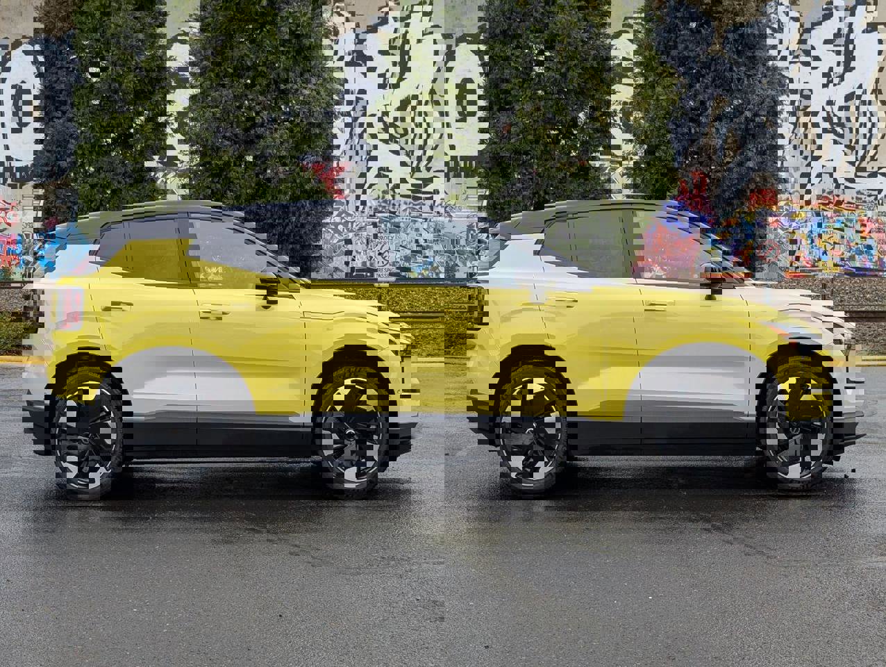 Used 2025 Volvo EX30 Ultra w/ Climate Package image 8