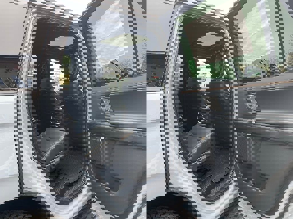 New 2026 Ford Expedition Tremor image 19