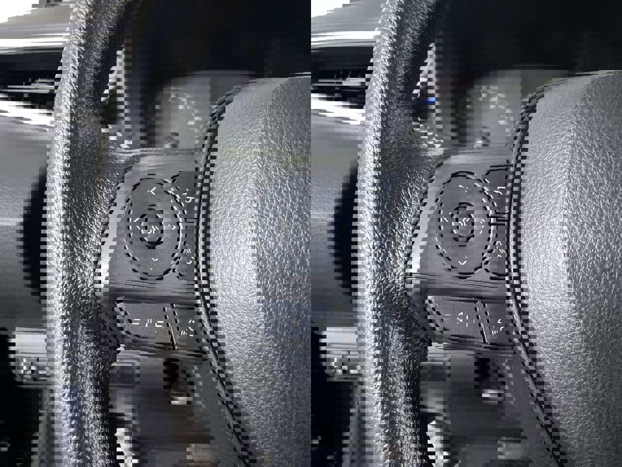 Used 2023 Toyota Corolla LE image 24