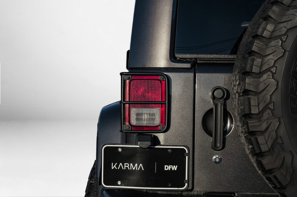 Used 2017 Jeep Wrangler Unlimited Rubicon image 48