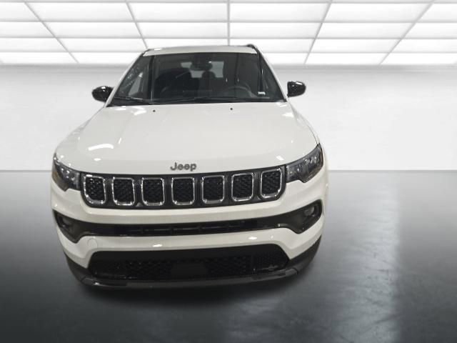 Used 2024 Jeep Compass Latitude image 9