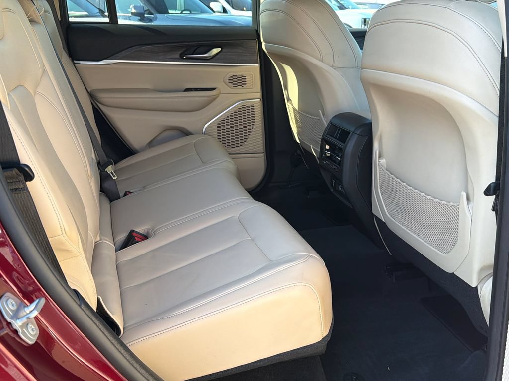 Used 2022 Jeep Grand Cherokee Limited AWD/4WD image 15