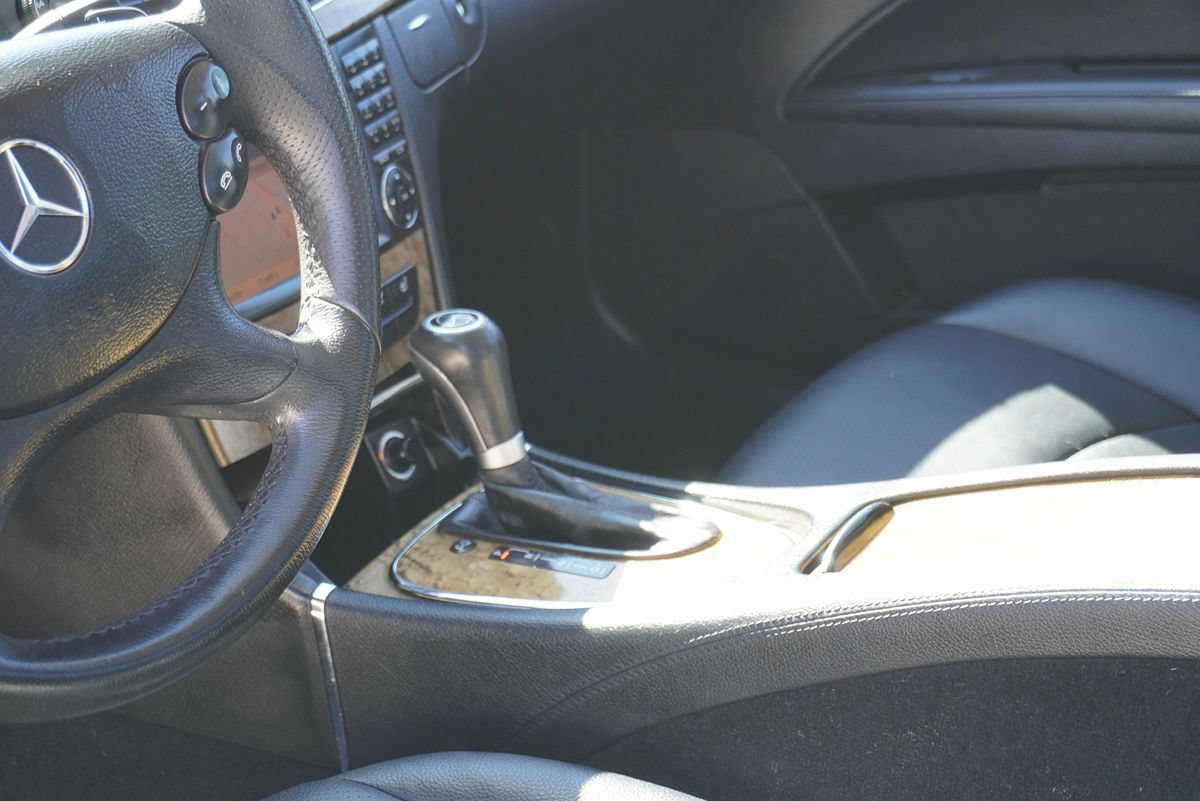 Used 2009 Mercedes-Benz E 350 Sedan image 25