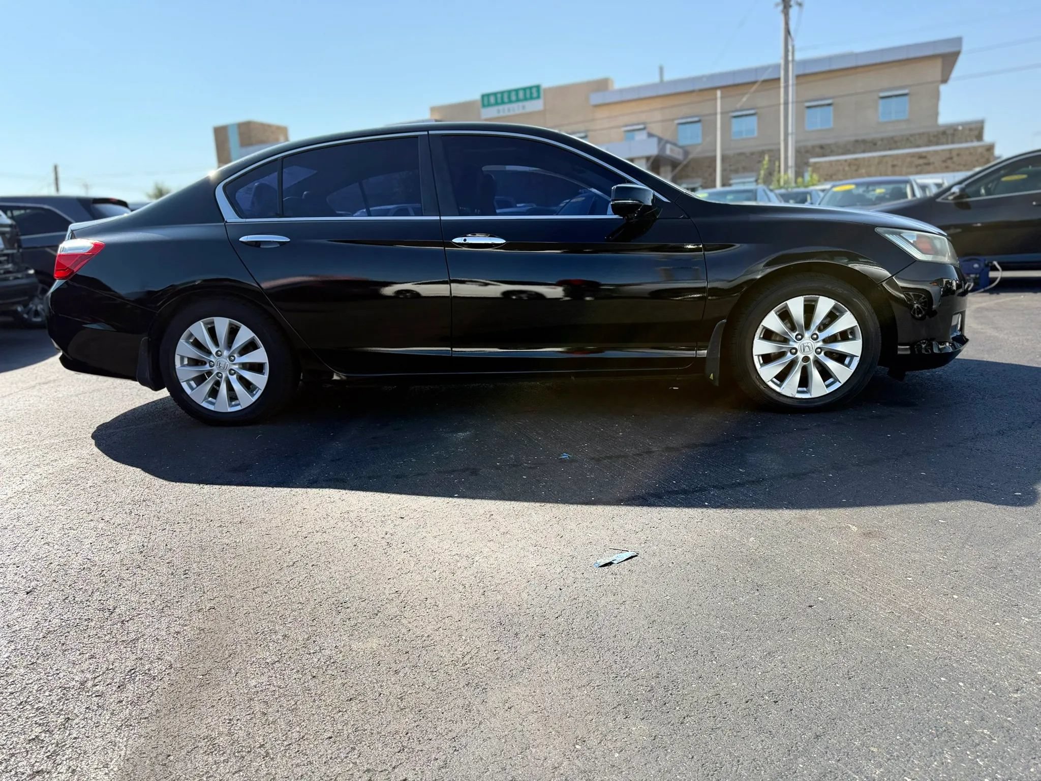 Used 2015 Honda Accord EX-L image 2