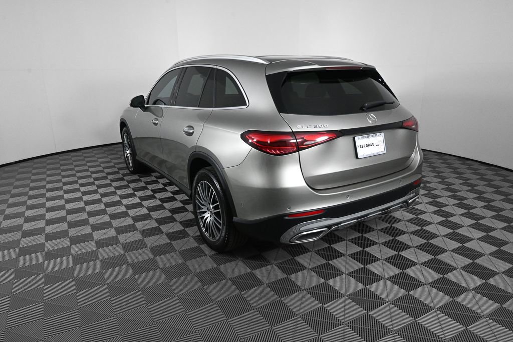 Used 2024 Mercedes-Benz GLC 300 image 4