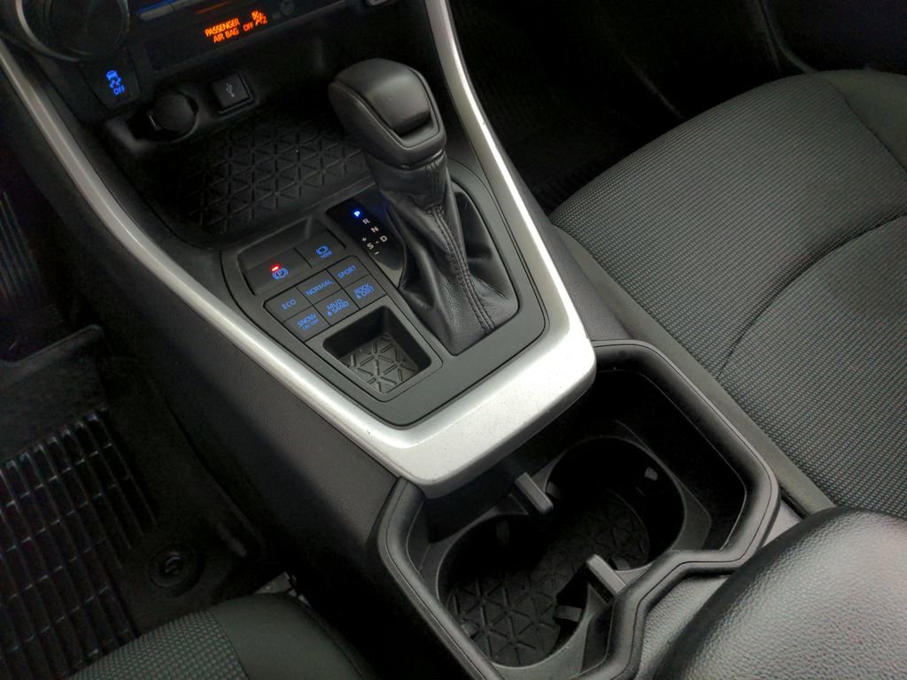 Used 2022 Toyota RAV4 LE AWD/4WD image 22