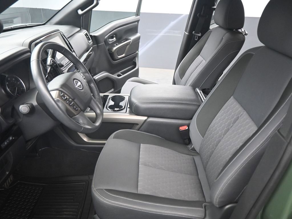 Used 2024 Nissan Titan SV w/ SV Bronze Edition Package image 9