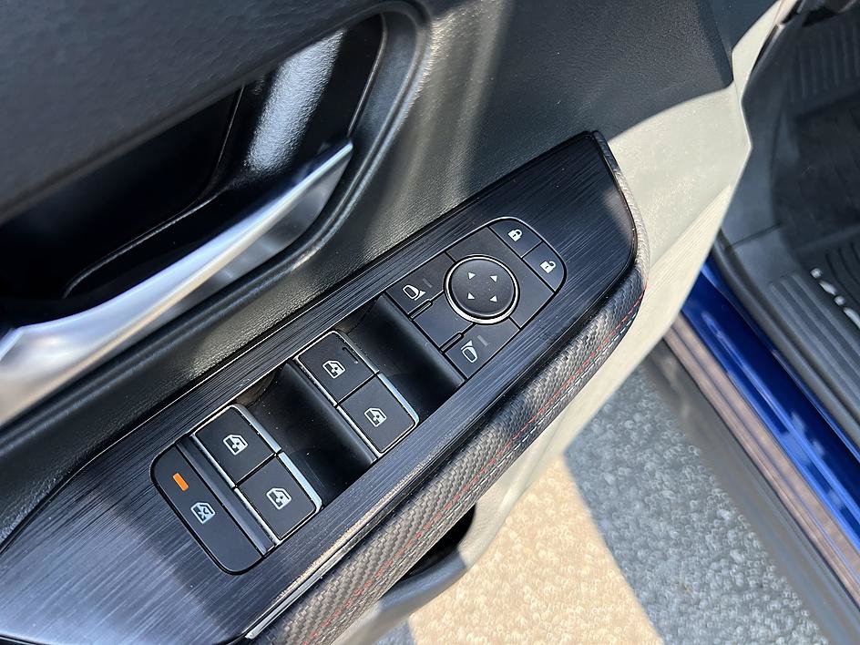 Certified 2025 Nissan Kicks SR AWD/4WD image 20