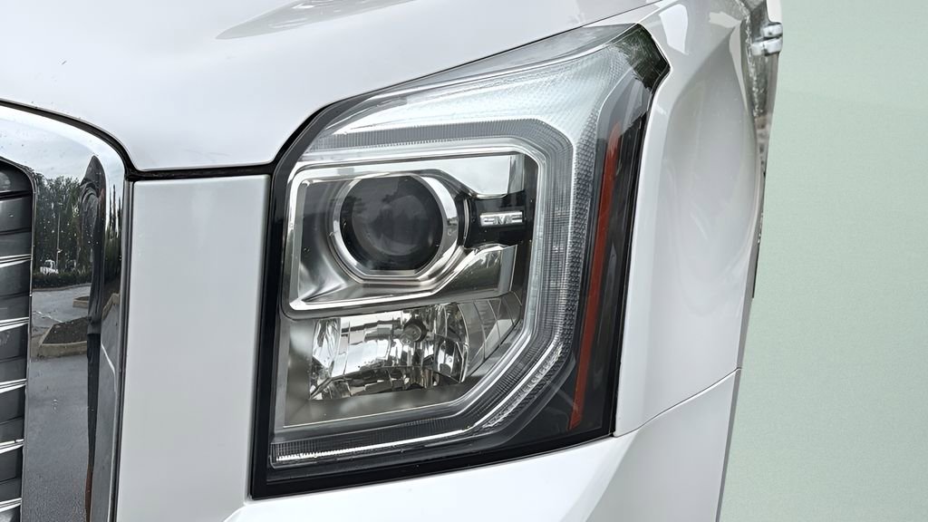 Used 2017 GMC Yukon XL Denali w/ Open Road Package image 28