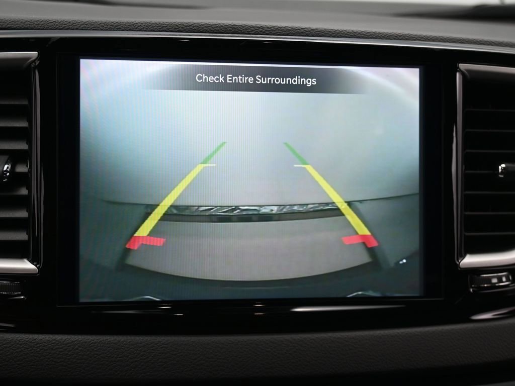 Used 2025 Chrysler Pacifica Select image 16