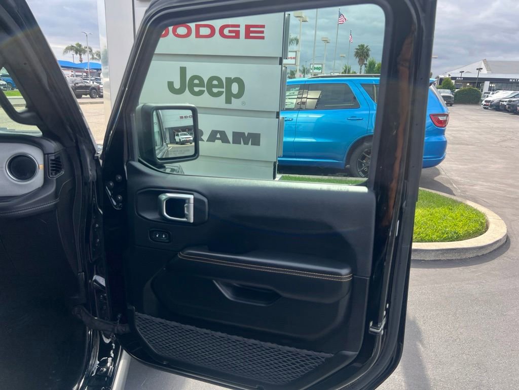 Used 2025 Jeep Wrangler Backcountry 4xe AWD/4WD image 37