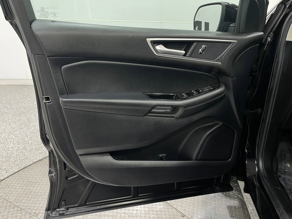 Used 2019 Ford Edge SEL w/ Equipment Group 201A image 21