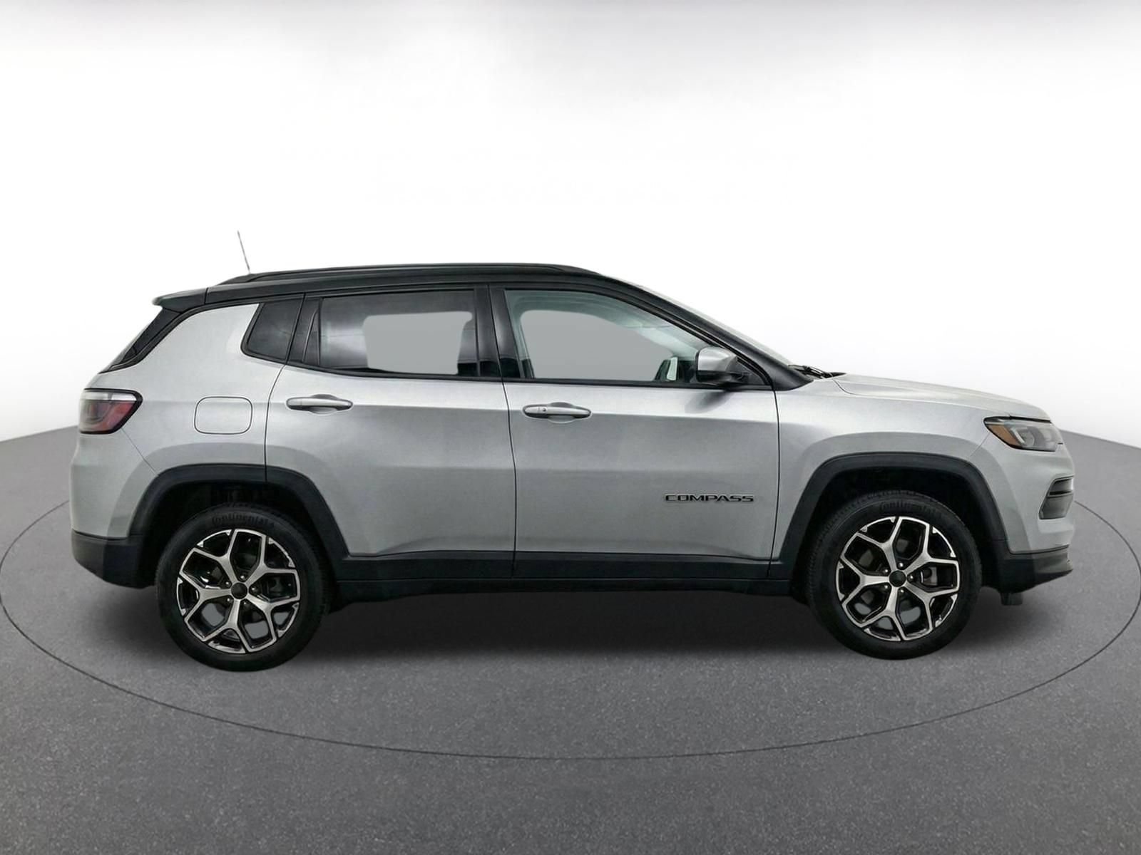 Used 2025 Jeep Compass Limited AWD/4WD image 13