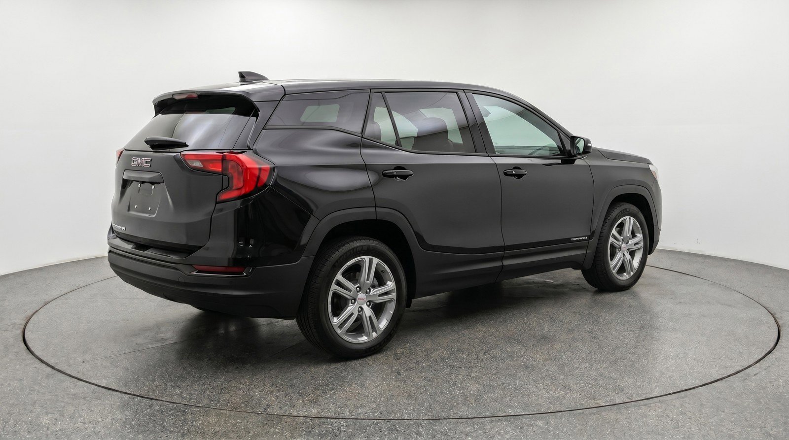Used 2024 GMC Terrain SLE FWD image 9
