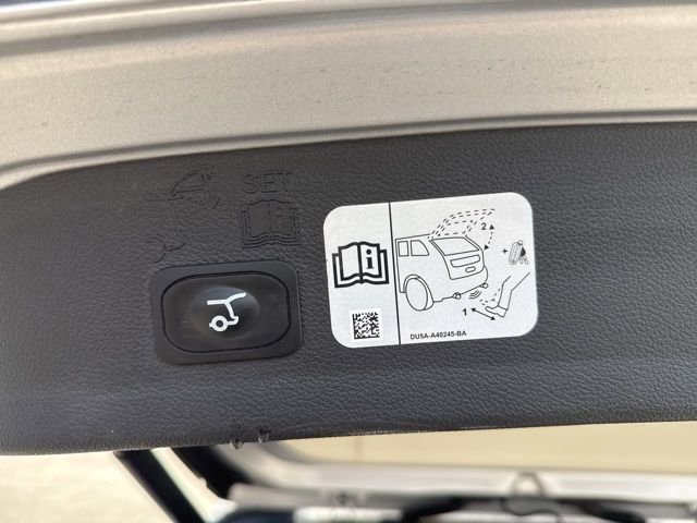 Used 2019 Ford Escape Titanium image 6