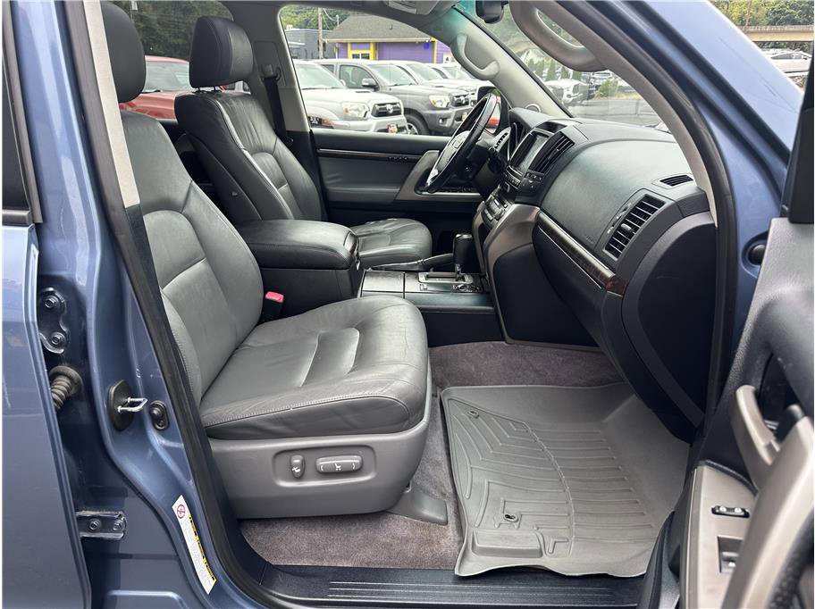 Used 2011 Toyota Land Cruiser w/ Upgrade Pkg image 27