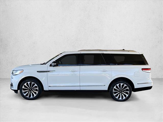 Used 2024 Lincoln Navigator L Reserve image 2