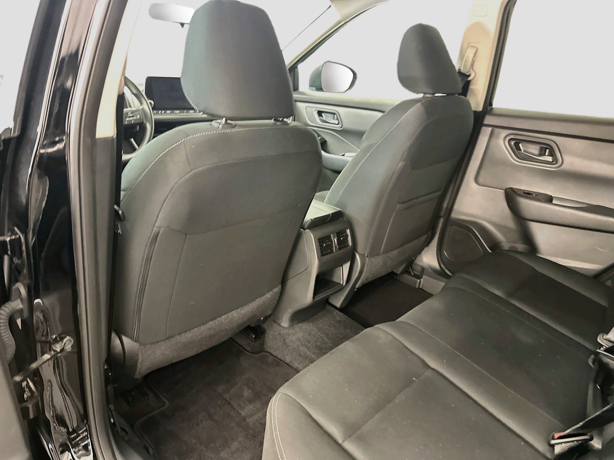 Used 2024 Nissan Rogue S AWD/4WD image 27