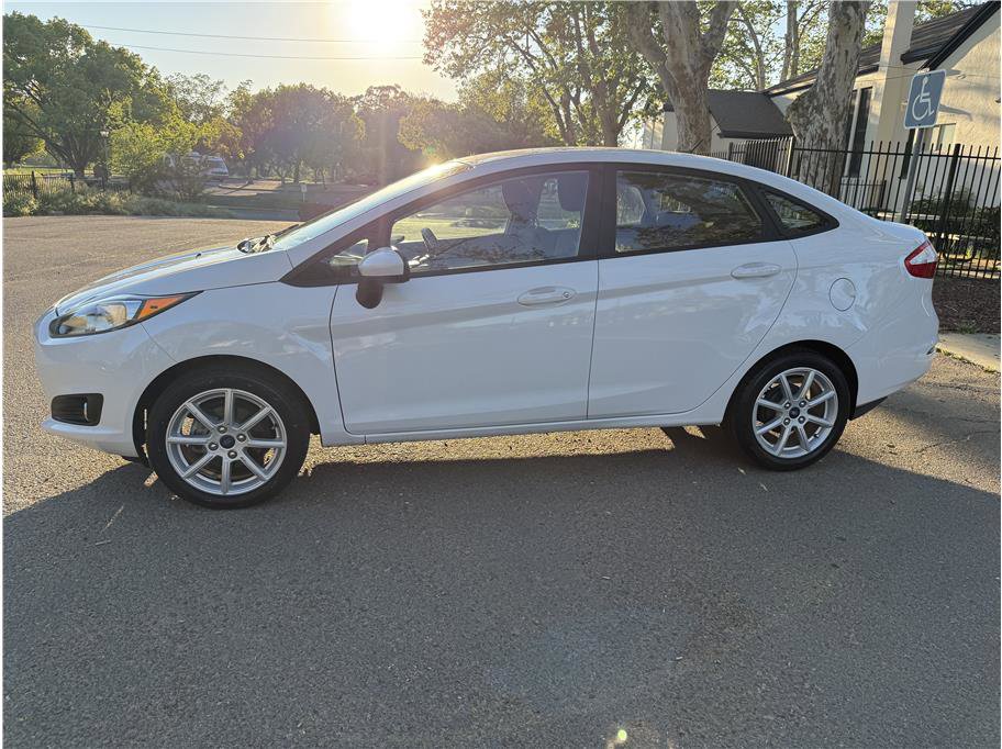 Used 2019 Ford Fiesta SE image 2