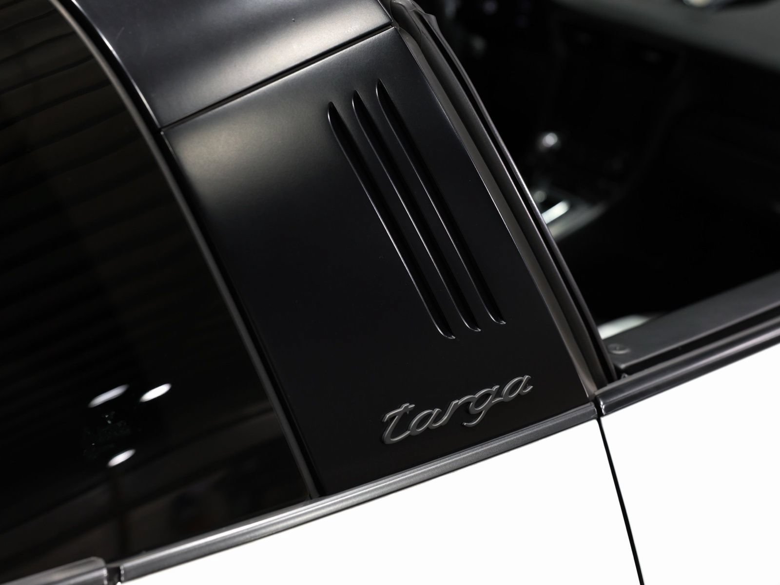 Used 2018 Porsche 911 Targa 4 GTS AWD/4WD image 25