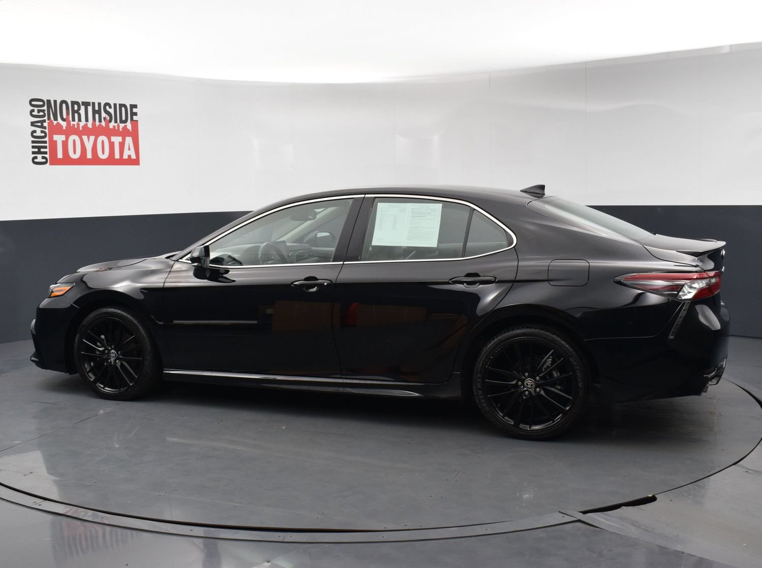 Used 2024 Toyota Camry XSE FWD image 2