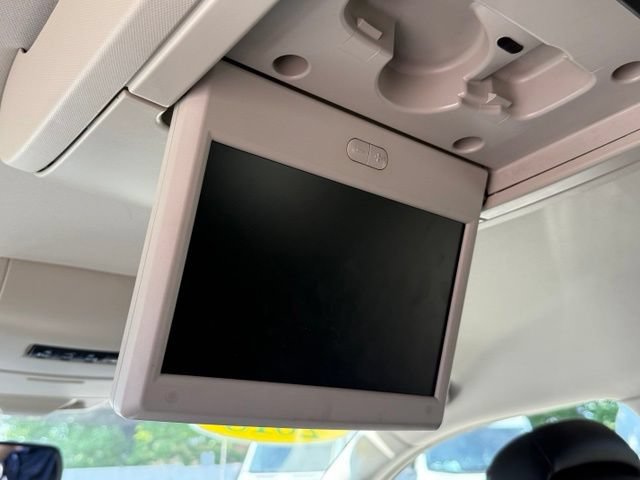 Certified 2016 Chrysler Town & Country Touring FWD image 25