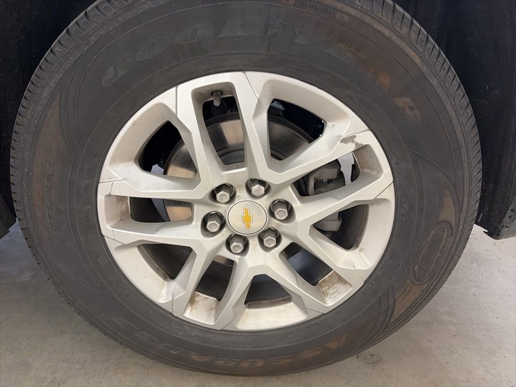 Used 2022 Chevrolet Traverse LS image 9