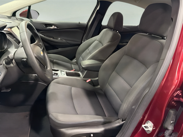 Used 2016 Chevrolet Cruze LT w/ Convenience Package FWD image 11