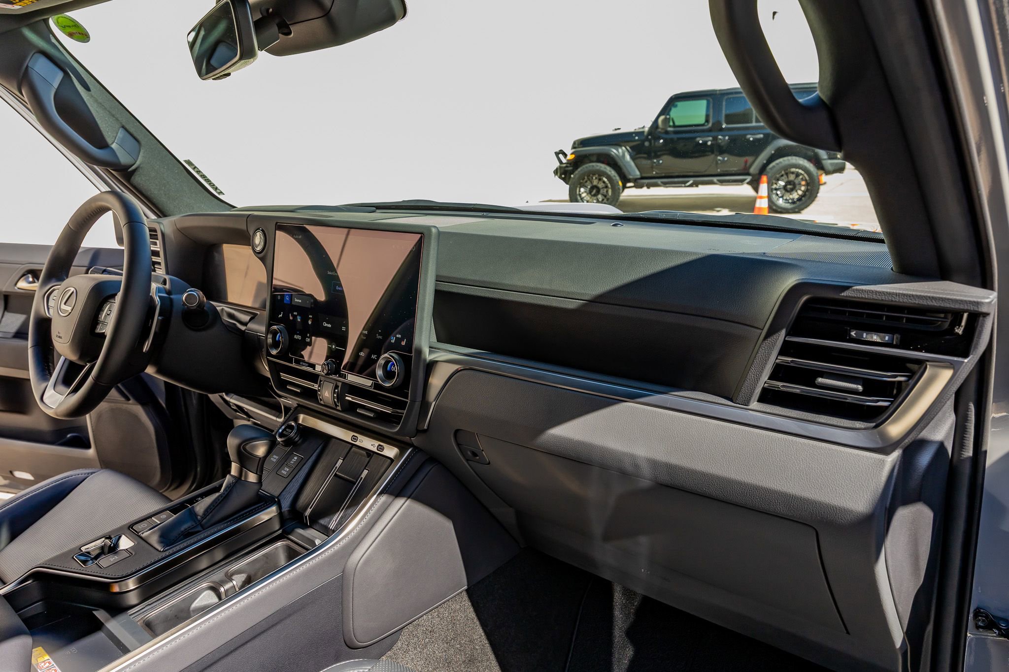 Used 2026 Lexus GX 550 w/ Accessory Package (2T) image 18