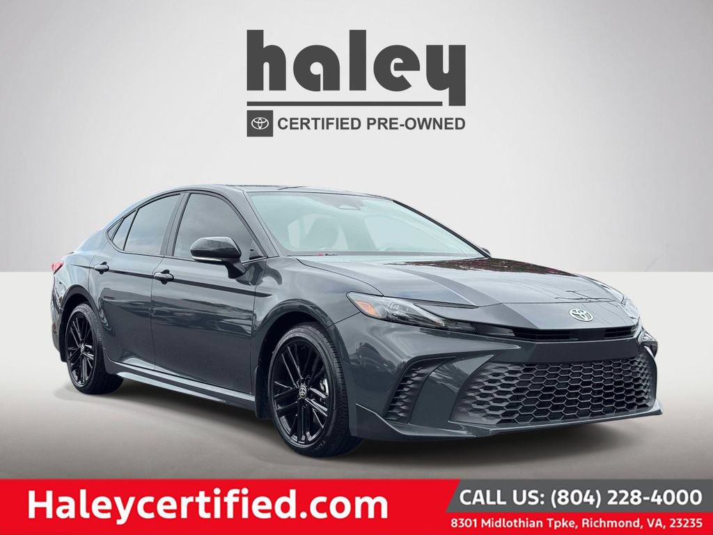 Used 2025 Toyota Camry SE FWD image 1