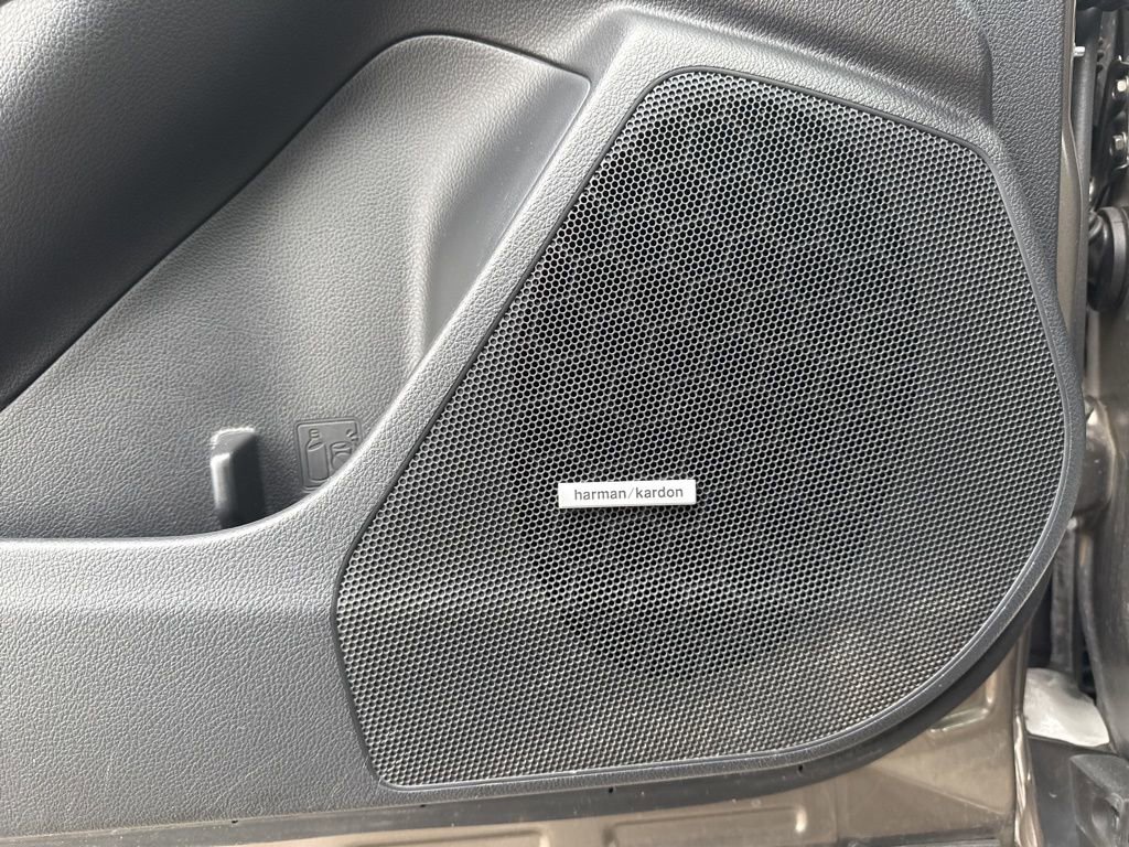 Used 2017 Subaru Forester 2.0XT Touring image 12