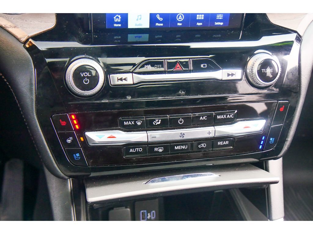 Used 2022 Ford Explorer Platinum w/ Technology Package AWD/4WD image 26