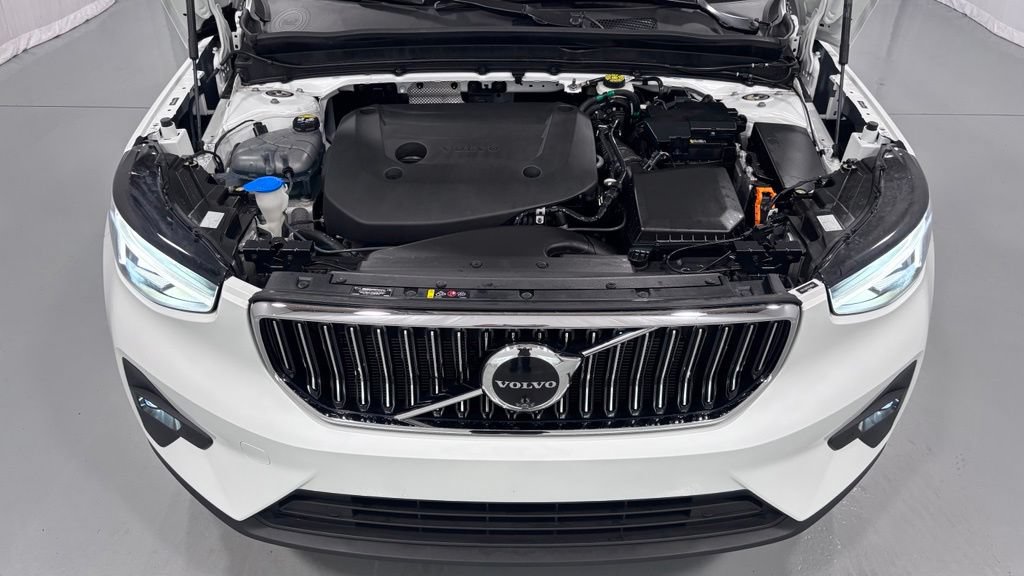 Used 2024 Volvo XC40 B5 Plus w/ Protection Package Premier AWD/4WD image 29