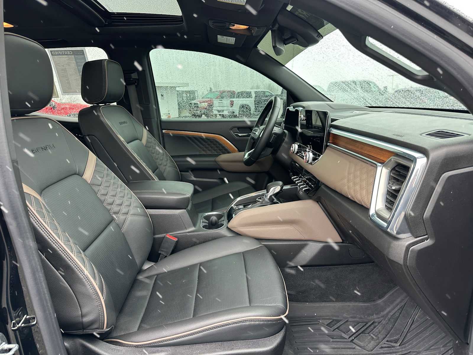 Used 2023 GMC Canyon Denali AWD/4WD image 10