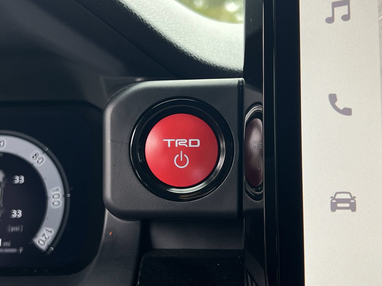 Used 2025 Toyota Tacoma TRD Pro AWD/4WD image 24