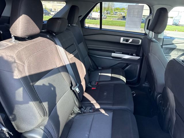 Used 2023 Ford Explorer XLT AWD/4WD image 14