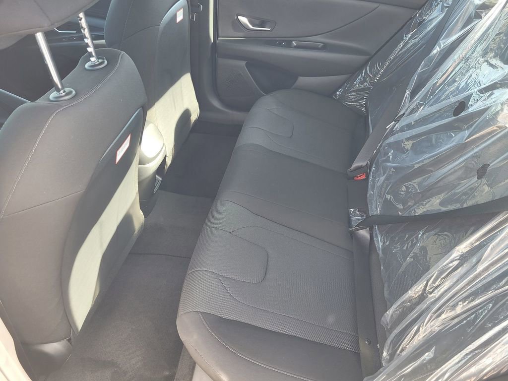 New 2026 Hyundai Elantra SE image 9