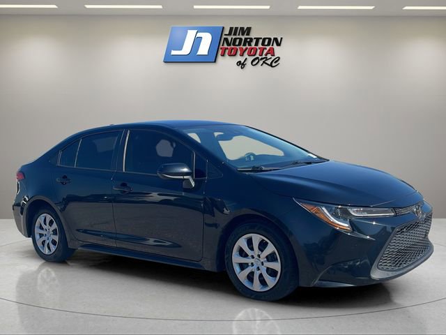 Used 2021 Toyota Corolla LE FWD image 3