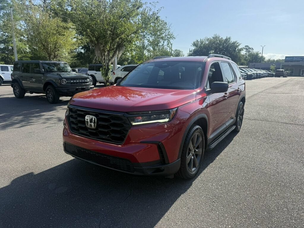 Used 2024 Honda Pilot Sport image 1