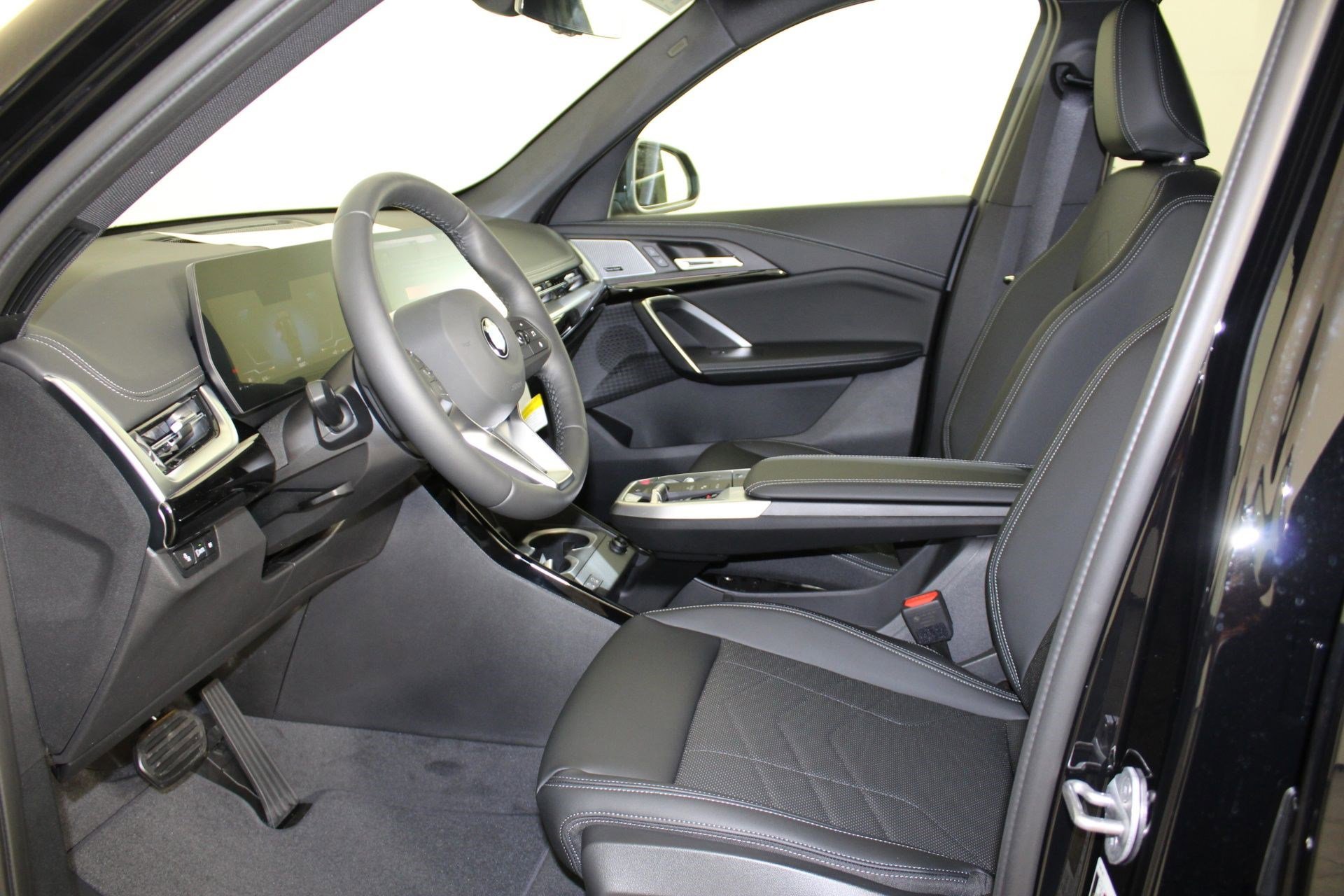 New 2026 BMW X1 xDrive28i w/ Convenience Package image 24