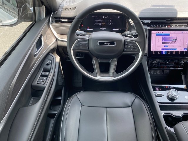 New 2025 Jeep Grand Cherokee L Limited image 40